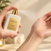 Aksa Diriliş 50 ml alkolsüz parfüm spreyi kullanım görseli