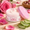 Rose City Gül Kremi 120 ml pembe kapaklı krem ambalajı ve gül detayları